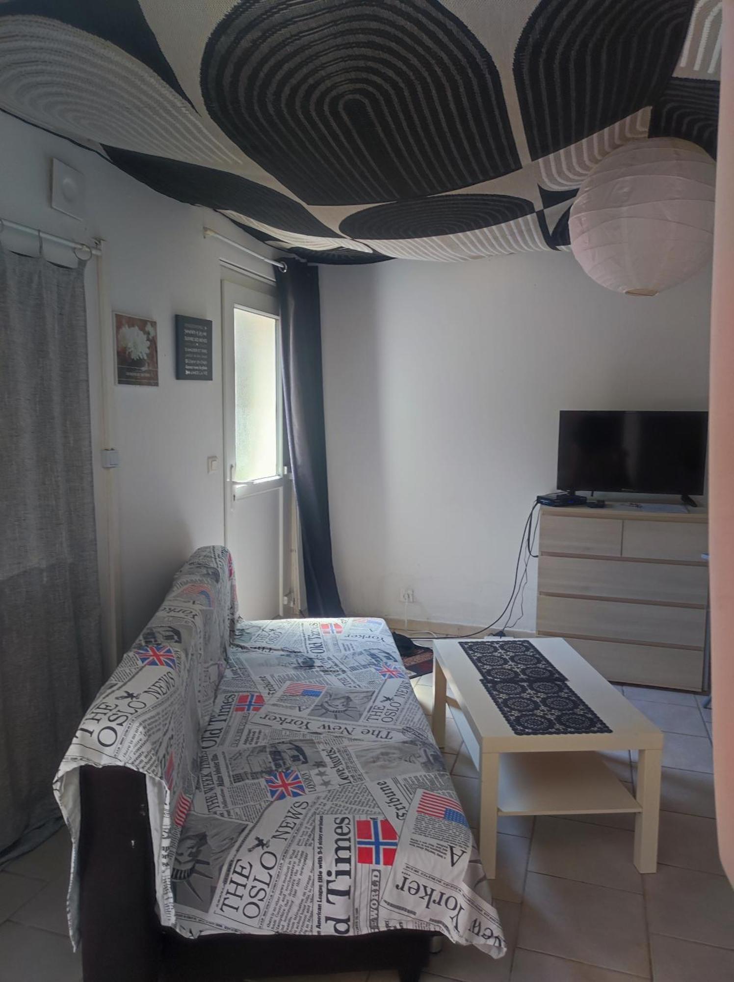 ニームIngrid Maryアパートメント 部屋 写真