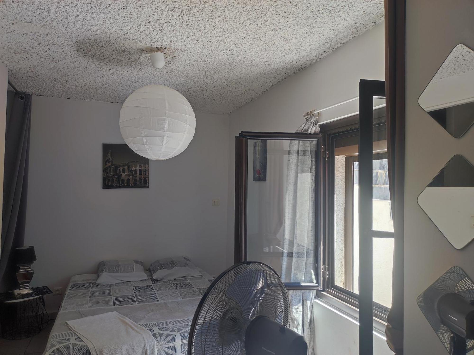 ニームIngrid Maryアパートメント 部屋 写真