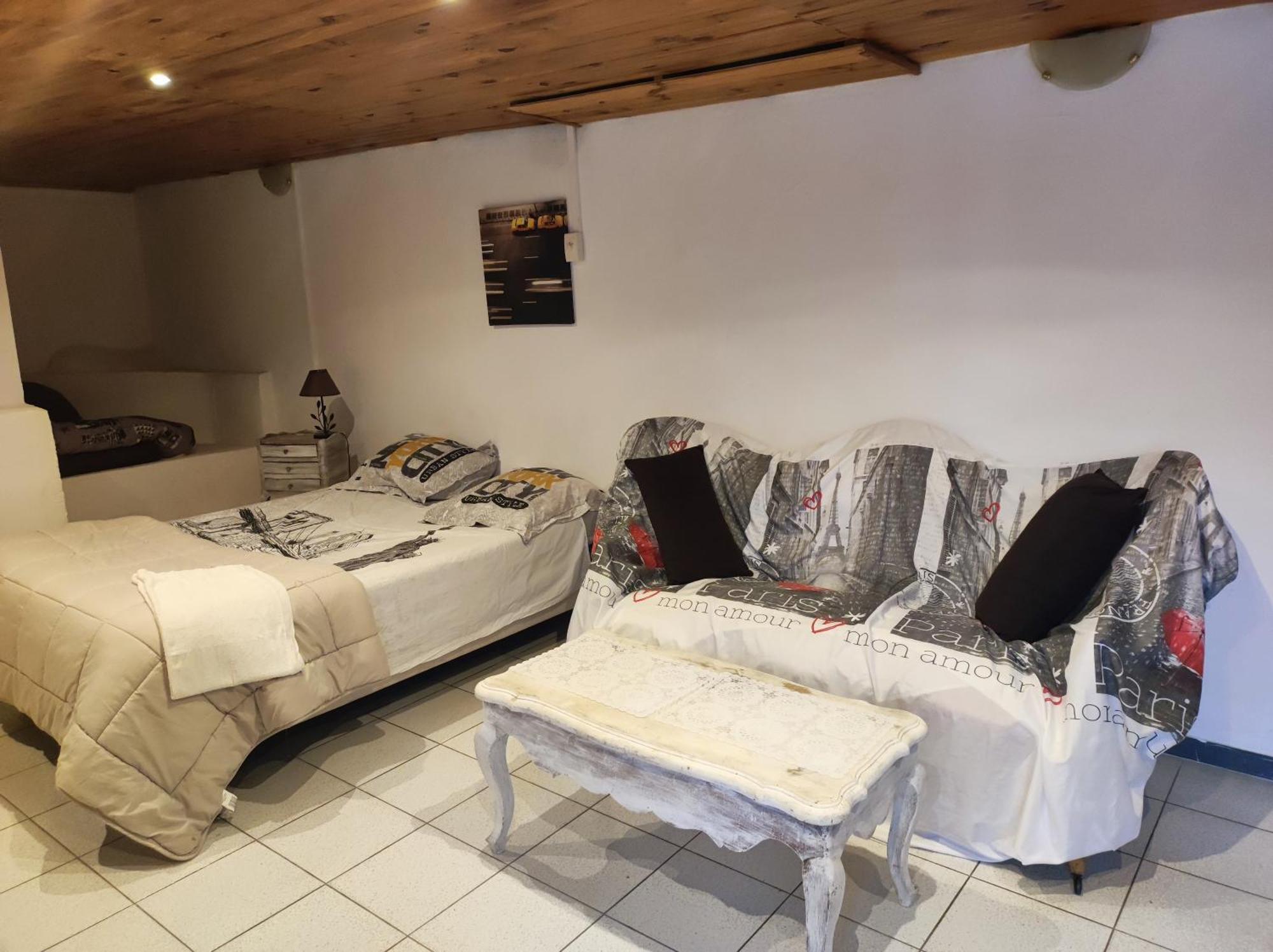 ニームIngrid Maryアパートメント 部屋 写真