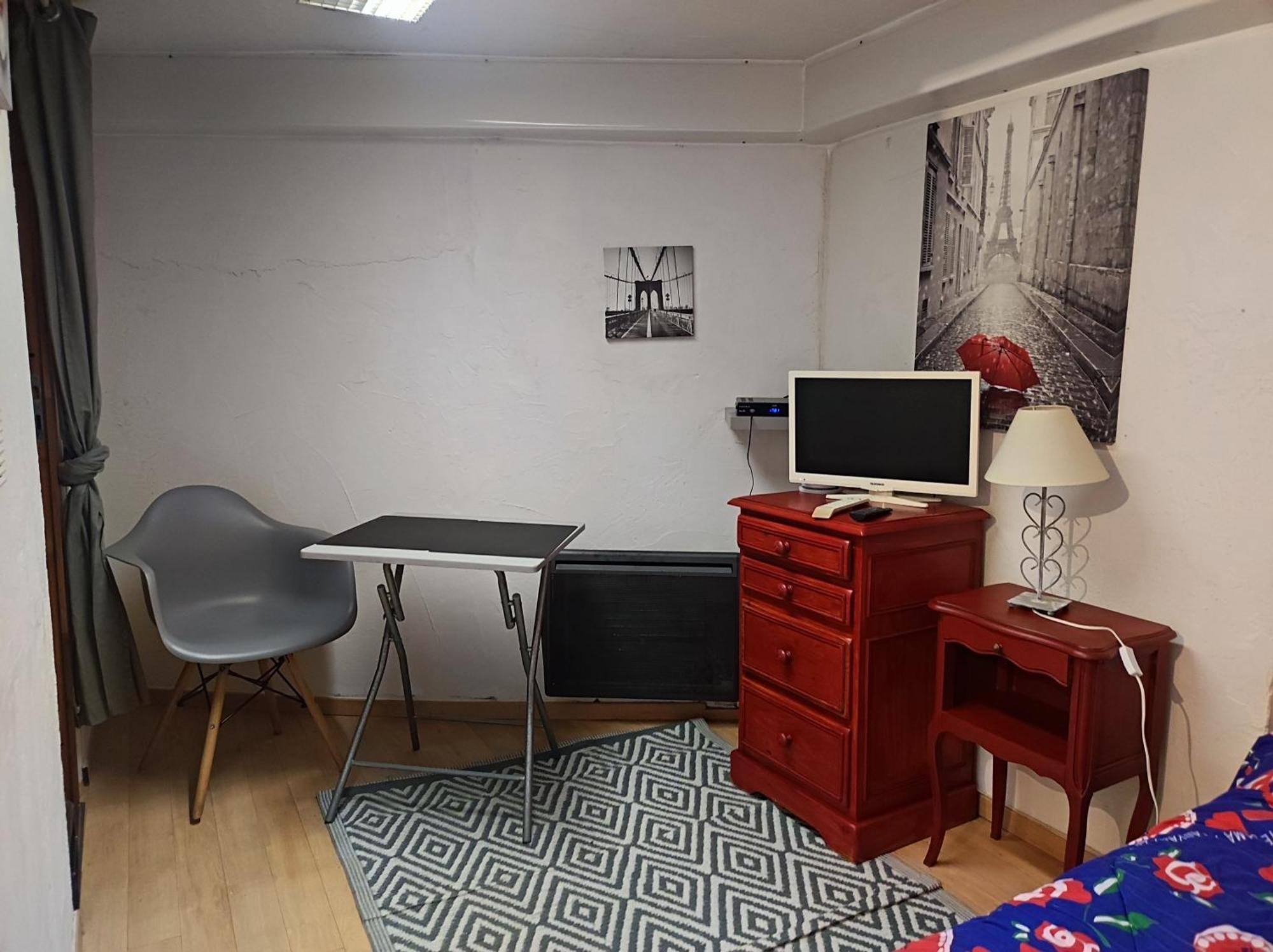ニームIngrid Maryアパートメント 部屋 写真